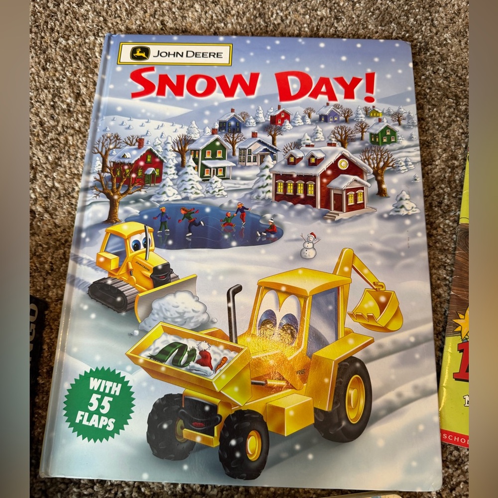 Christmas Book Bundle – 4 Kids’ Books & 1‎ game - Picture 6 of 6